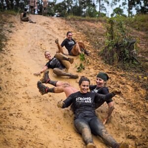 Strong Race Corrida de Obstáculos