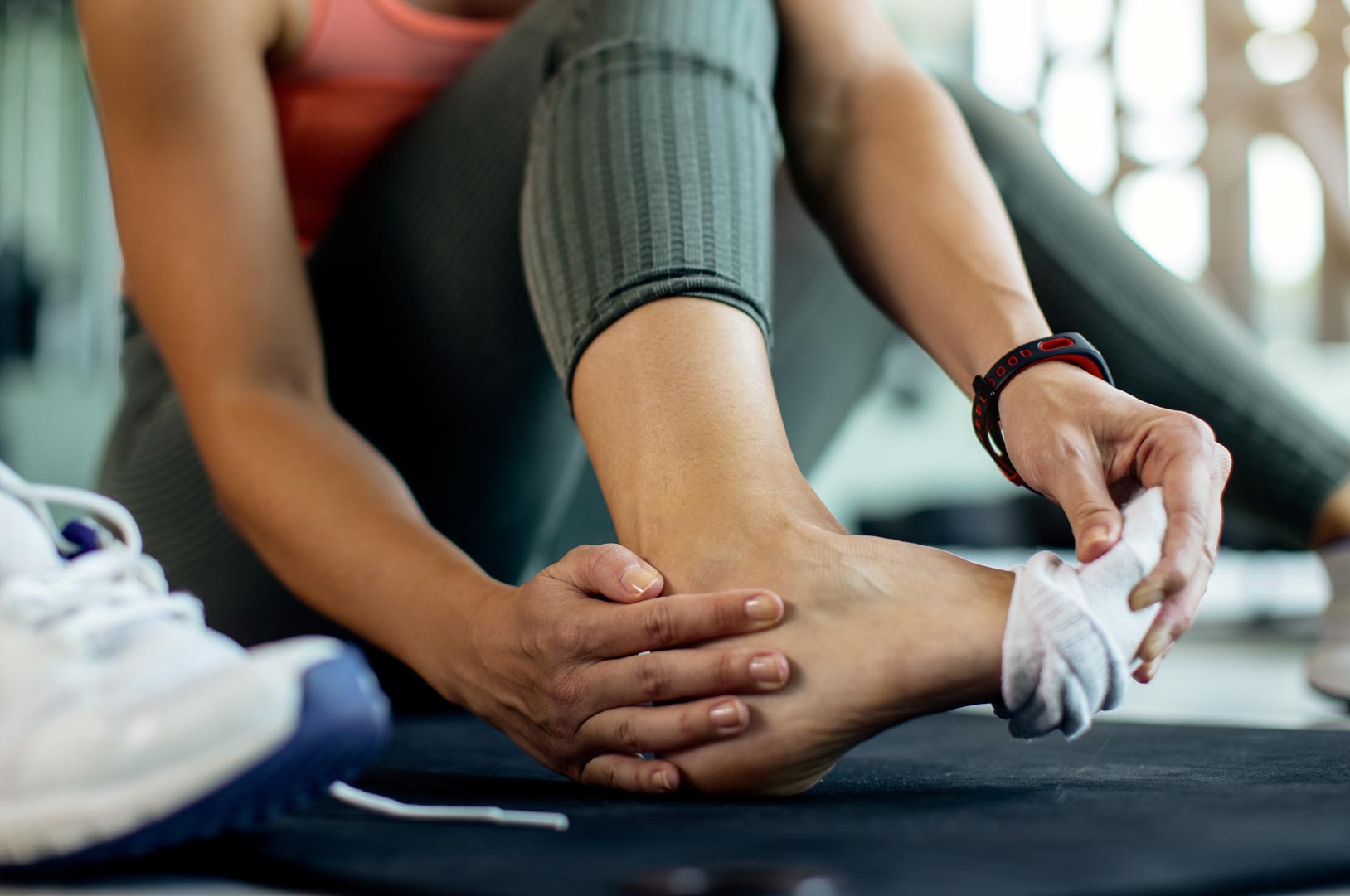 Dormência nos pés: quando o formigamento revela algo mais sério