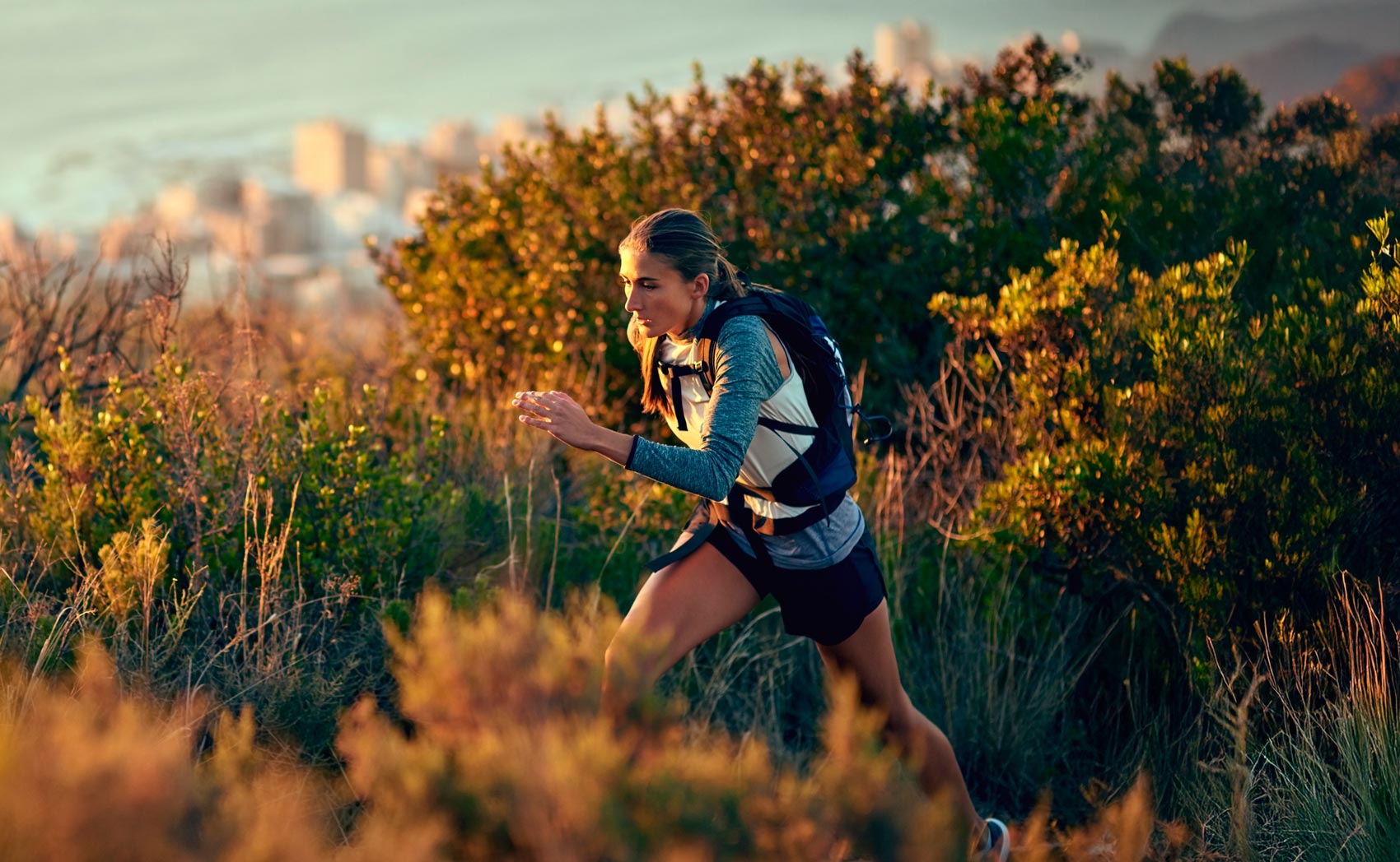 Hidratação Portátil: Comparativo de Mochilas, Cintos e Colete para Cada Tipo de Corrida