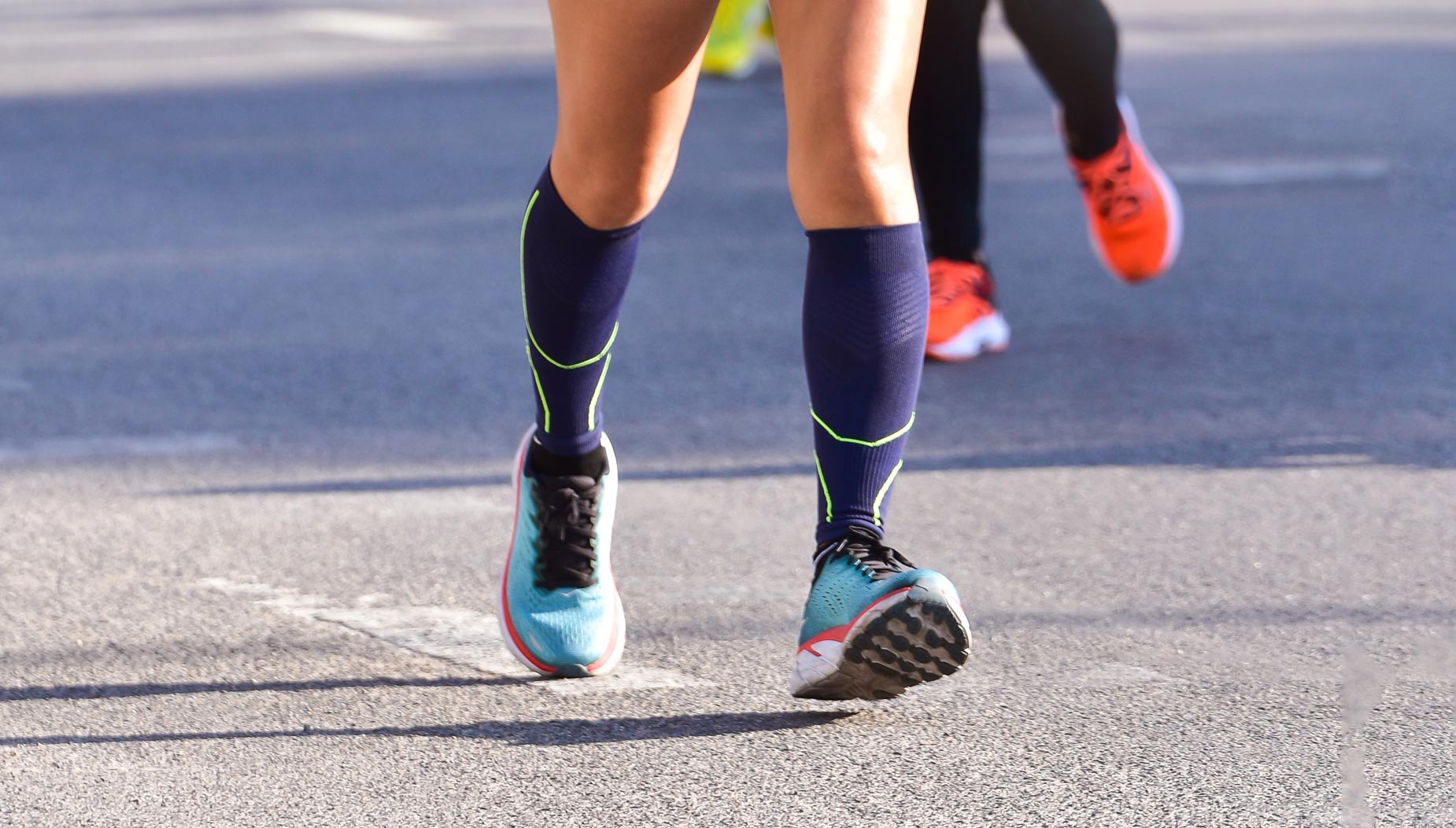 Meias de Corrida de Rua: Conheça os Tipos e Seus Benefícios para Evitar Problemas nos Pés